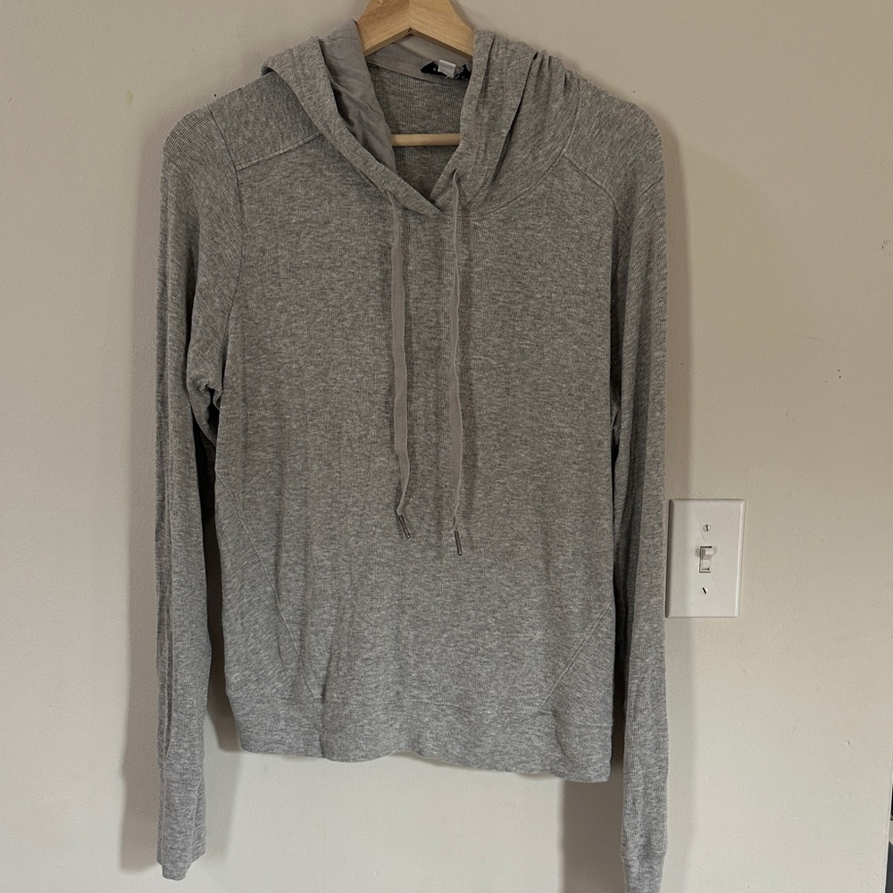 Evereve Heather Gray Ribbed Knit Hoodie